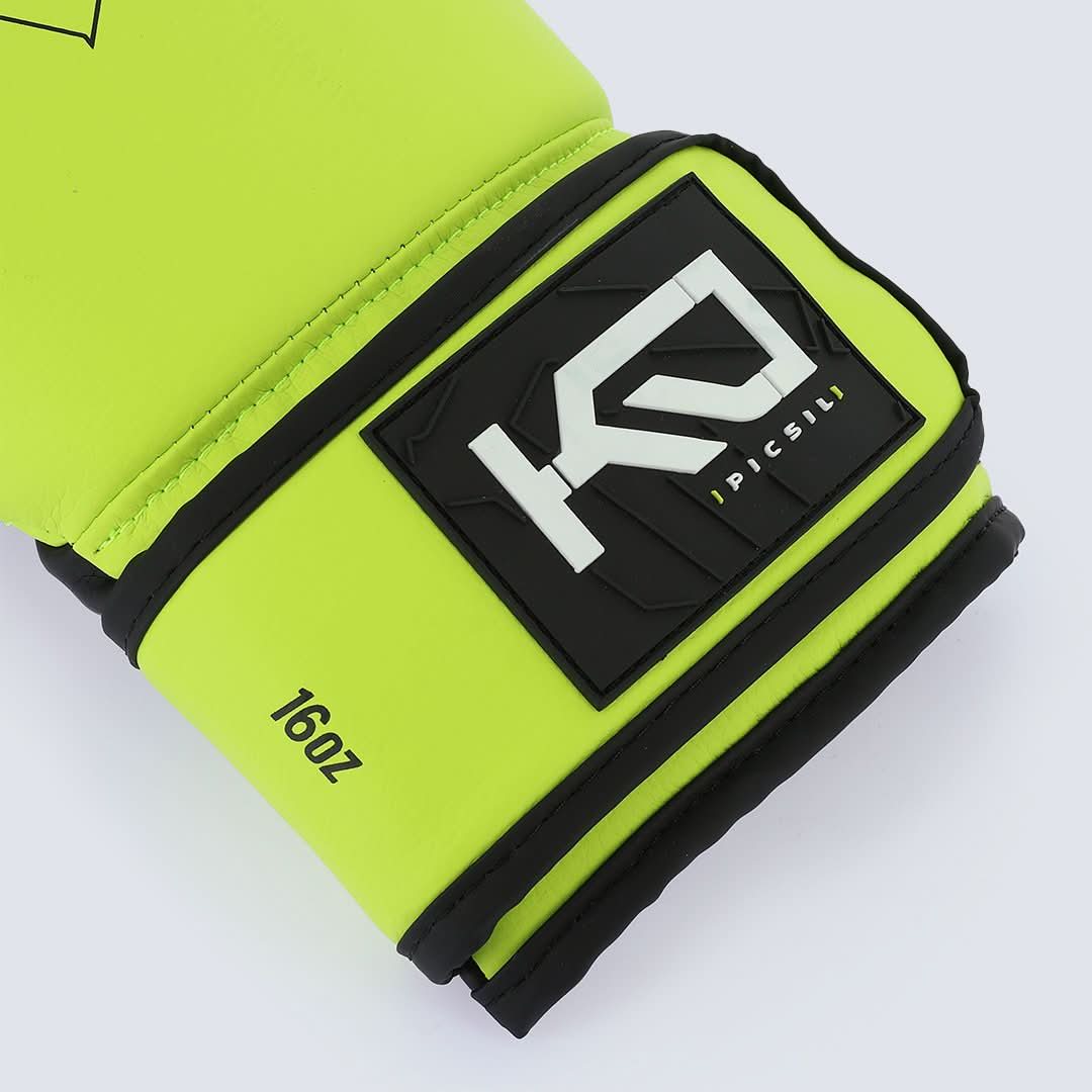 KOMBAT Kyros Fan Boxing Gloves – Comfort, Durability & Performance for Every Boxer